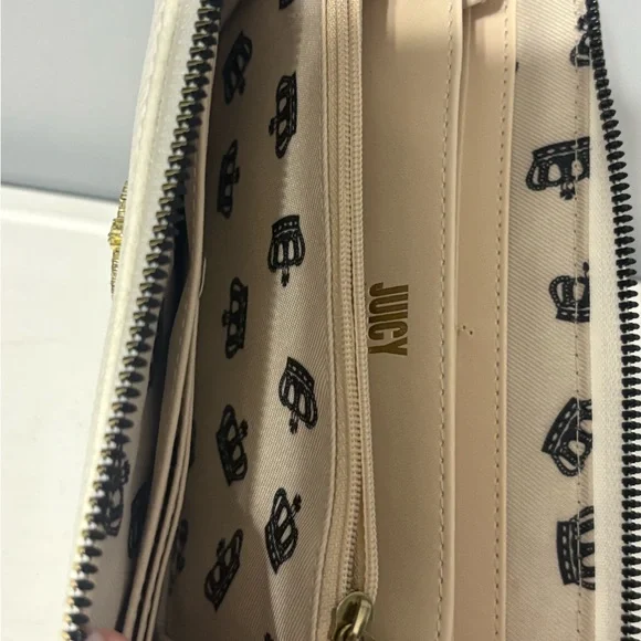 Juicy Couture White Multicolor Logo Wristlet - Picture 4 of 5